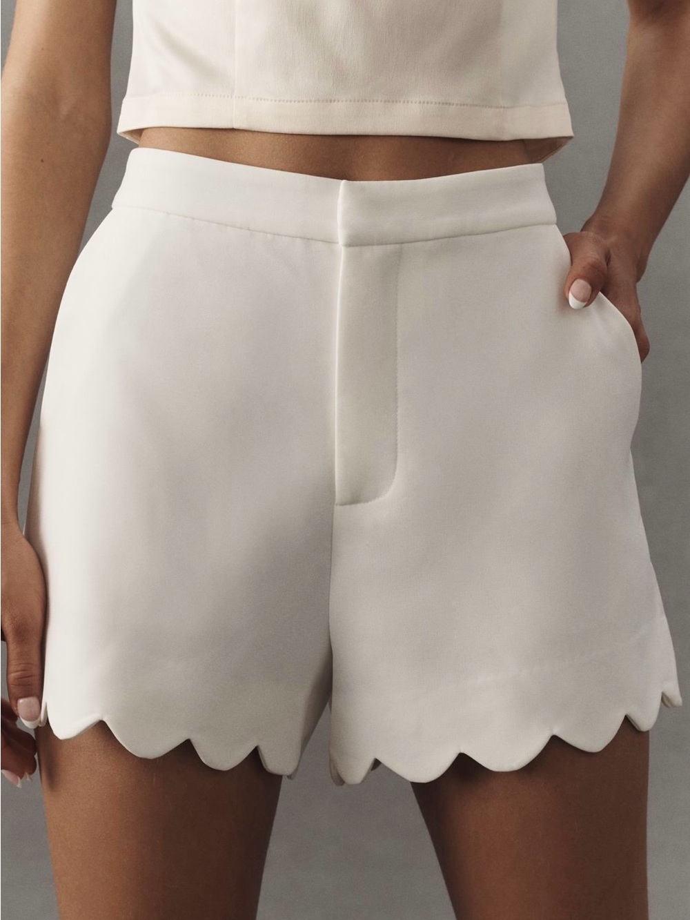 English Factory Women's Scallop Hem High-Waist Off-White Shorts- size L